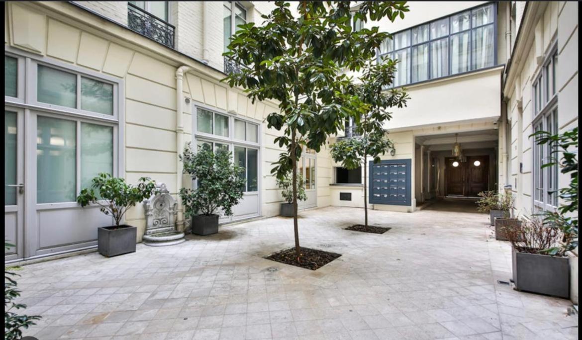 Avenue Montaigne Parijs